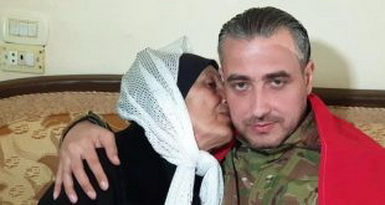 عودة مخطوف من الجيش السوري إلى أسرته بعد 7 سنوات من الغياب