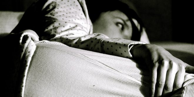 هل تعاني من كثرة التفكير وقت النوم؟ هذا ما يقدمه الخبراء