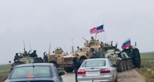 عربة أمريكية تتعطل لدى محاولتها إيقاف دورية روسية في سوريا