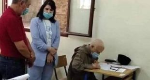 مسن مغربي يجتاز امتحان "البكالوريا