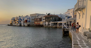 سكان جزيرة يونانية يكشفون سر "العمر الطويل