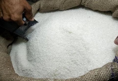 ثلاث وزارات تدرس إعادة تصنيع السكر محلياً