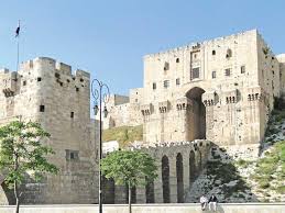صورة أبهرت الآلاف... هل أضيئت قلعة حلب التاريخية بعلم لبنان بعد انفجار بيروت، تناقلت صفحات على مواقع التواصل، أنباء عن