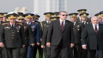 جنرال تركي يكشف أسراراً خطيرة عن تمويل قطر وتركيا للمتطرفين في سوريا