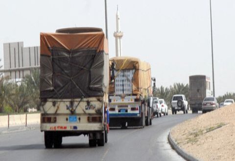 نقابة الشاحنات اللبنانية تحتج على رسوم عبور سورية وتطالب المعاملة بالمثل