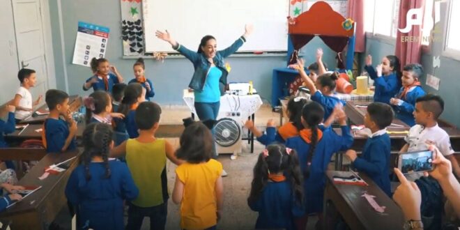 معلمة سورية تبتكر طريقة جديدة في التعليم