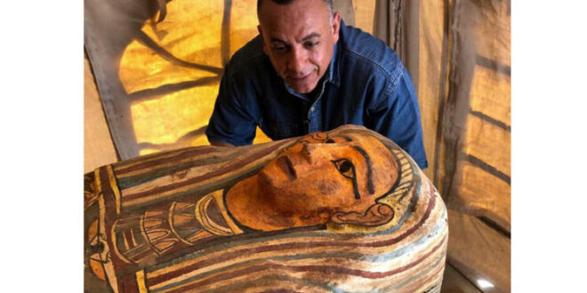 توابيت فرعونية جديدة "تظهر إلى العلن "... ماذا كشف العلماء في مصر؟