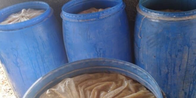 حماية المستهلك تضبط مواد فاسدة في معامل لصناعة الأغذية بريف دمشق