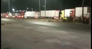 عبور ما يقارب ٧٥ شاحنة وبراد محملة بالمنتجات السورية عبر منفذ جابر يومياً