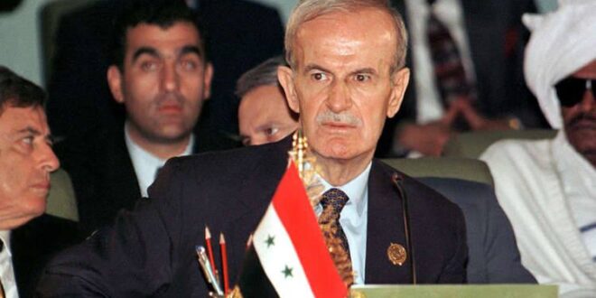 بندر بن سلطان: أبو عمار كان يريد الموافقة على كامب ديفيد لولا حافظ الأسد