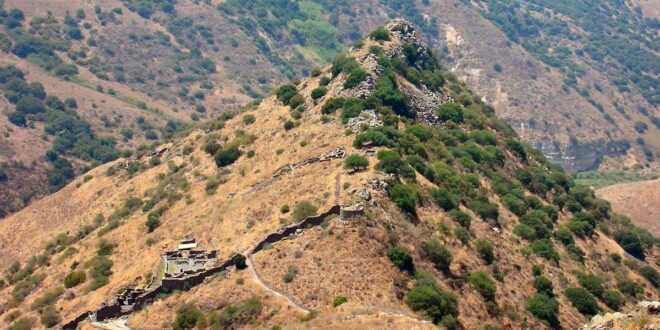 اكتشاف قلعة في مرتفعات الجولان المحتل تعود إلى 3 آلاف سنة