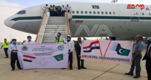 طائرة مساعدات طبية باكستانية تصل إلى مطار دمشق (فيديو)