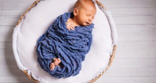 تقنية لا تفشل أبداً لكي تجعلي طفلك ينام في خلال 42 ثانية بواسطة منديل فقط !