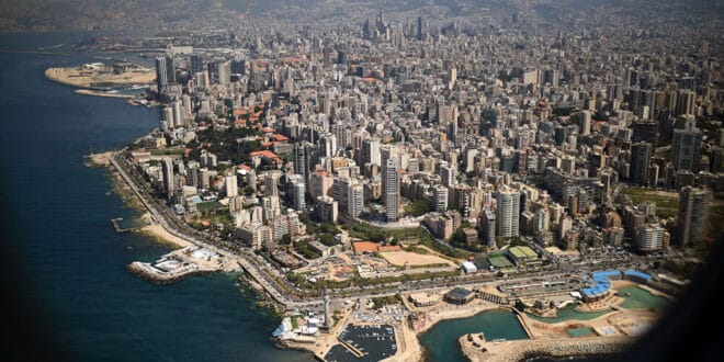 في ظاهرة غير مألوفة ثلوج تتساقط في بيروت