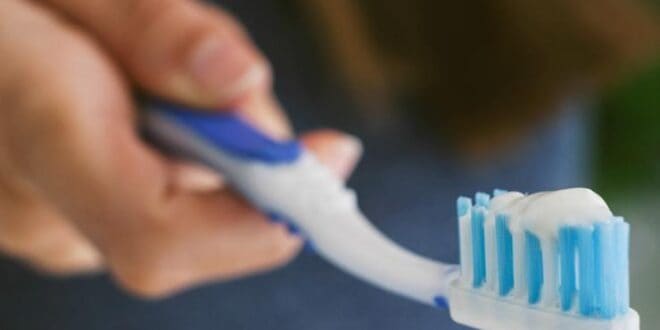 أغرب عشرة استخدامات لمعجون الأسنان