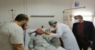 وزير الصحة السوري يزور الأب زحلاوي في المشفى بعد ما تم تداوله حول صحته