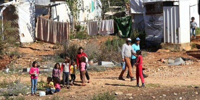 سوريا تدعو لبنان إلى "تحمل المسؤولية" بعد حريق مخيم اللاجئين في المنية