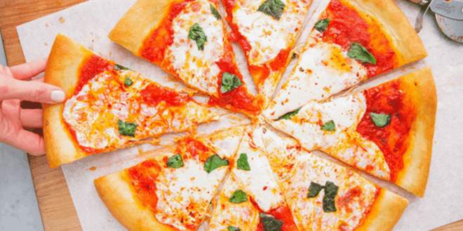حيل بسيطة.. هكذا يمكنك تناول البيتزا دون التعرض لزيادة الوزن