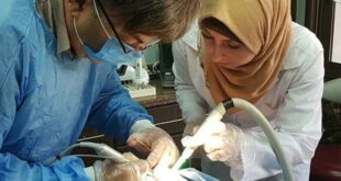 طبيب سوري ينجح بزراعة أسنان لمريض عمره 97 عاماً