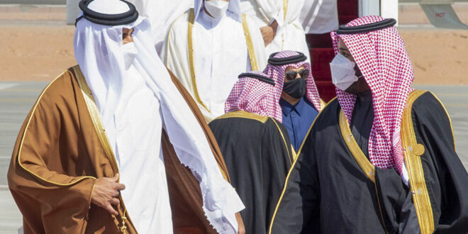 بعد قطيعة 3 سنوات... ولي العهد السعودي يستقبل أمير قطر بـ"الأحضان"