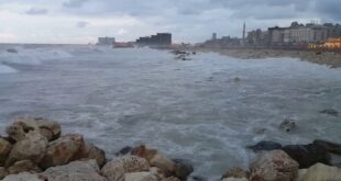 العاصفة تبدأ في الساحل السوري.. وإغلاق موانئ الصيد والنزهة أولى الإجراءات
