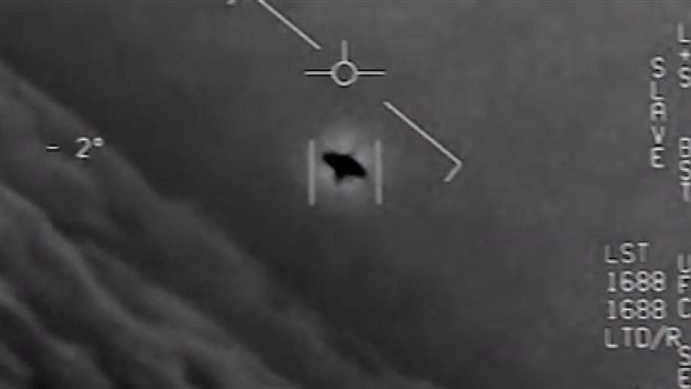 رفع السرية عن ملفات استخباراتية أمريكية تضم مشاهد لأجسام طائرة وظواهر مجهولة
