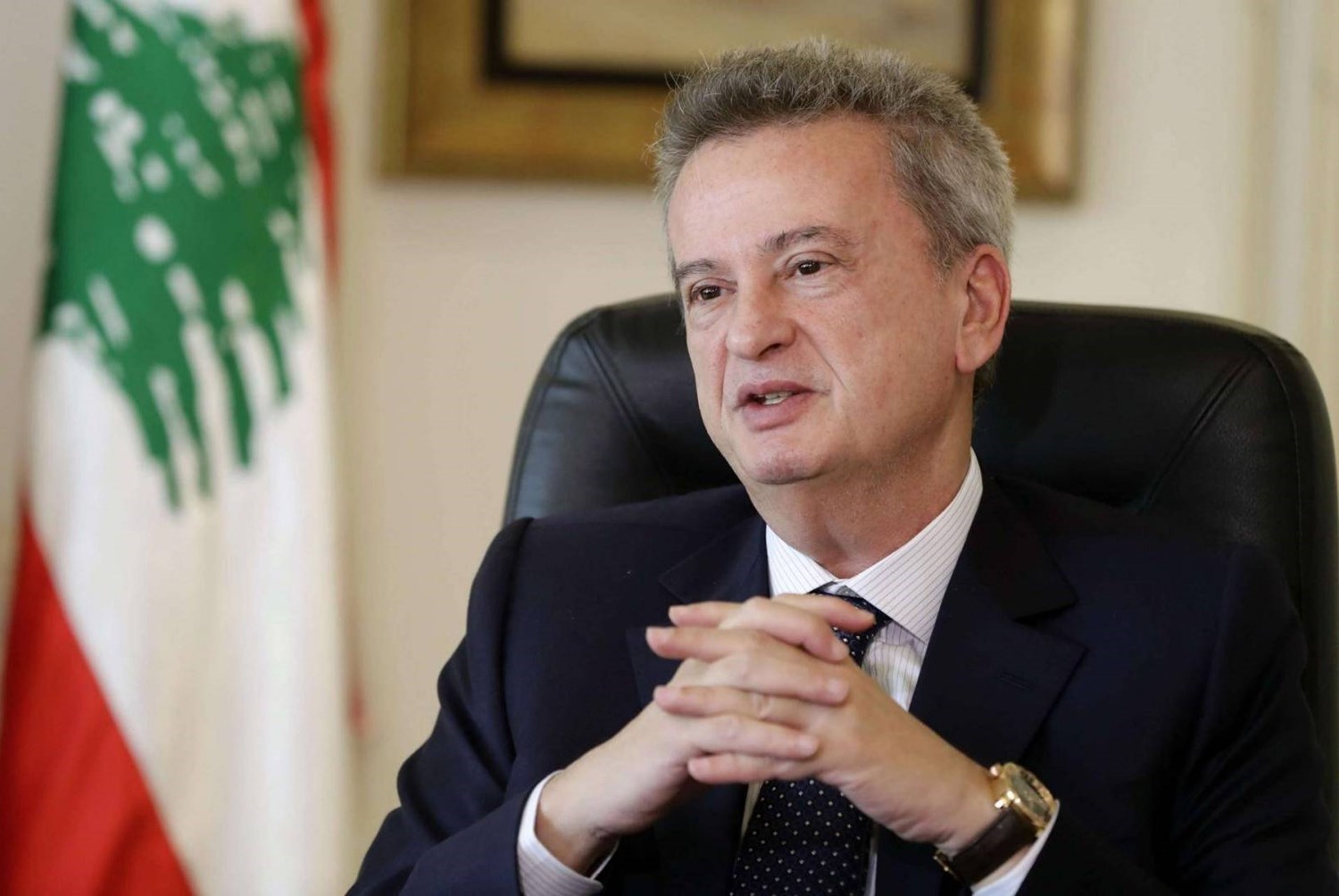 حاكم مصرف لبنان يبتكر وسيلة جديدة لـ"تشليح" اللاجئين السوريين أموال مساعداتهم