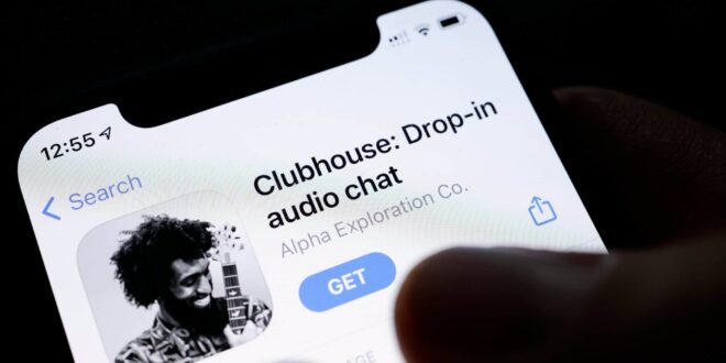 فيسبوك تبني منتجًا للتنافس مع Clubhouse