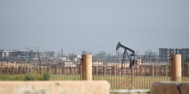 روسيا وتركيا وإيران تدين مصادرة عائدات النفط السوري