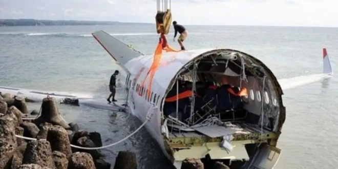 بعد شهر.. الكشف عن سبب تحطم الطائرة الأندونيسية المنكوبة