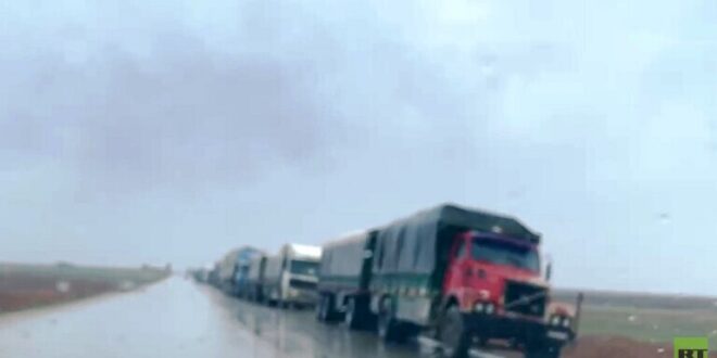 80 شاحنة محملة بالمساعدات الإنسانية عالقة غربي مدينة القامشلي
