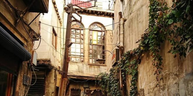 مواطن يشتكي عدم سماح مديرية أوقاف دمشق له بإصلاح منزله المتضرر