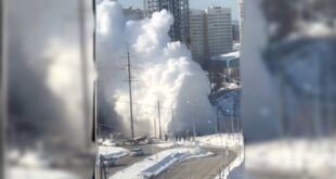 انفجار أنبوب ماء ساخن بدرجة حرارة تحت الصفر