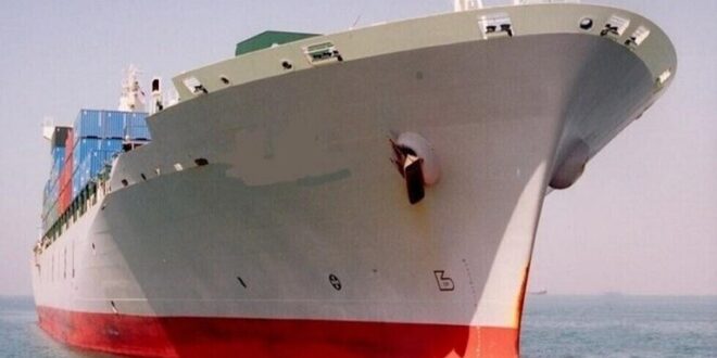 وصول السفينة الإيرانية التي تعرضت للهجوم في طريقها الى سوريا الى ميناء بانياس