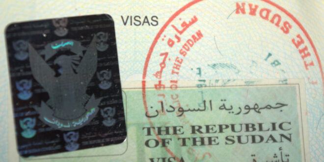 السوريين في السودان: مضايقات ومداهمات وسحب للجنسية