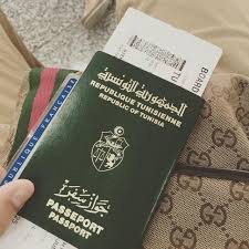 شبهة تورط دبلوماسيين تونسيين في بيروت ببيع جوازات سفر تونسية لسوريين