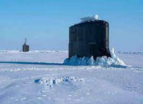 لأول مرة في التاريخ .. 3 غواصات نووية روسية تخرج من تحت جليد الشمال في وقت واحد