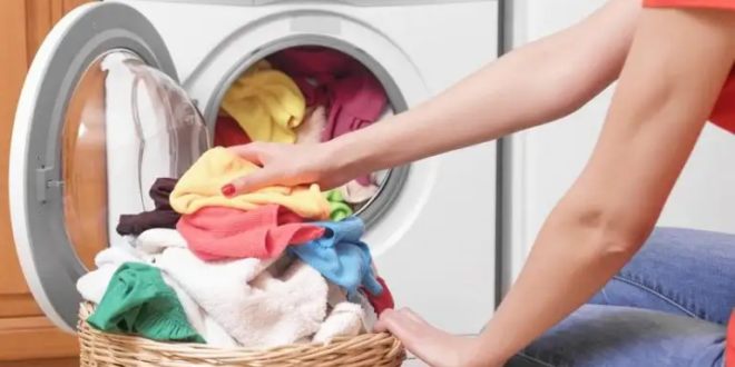 لن تتوقعيها..6 مكونات سحرية ضعيها أثناء غسيل الملابس لتصبح أكثر نظافة