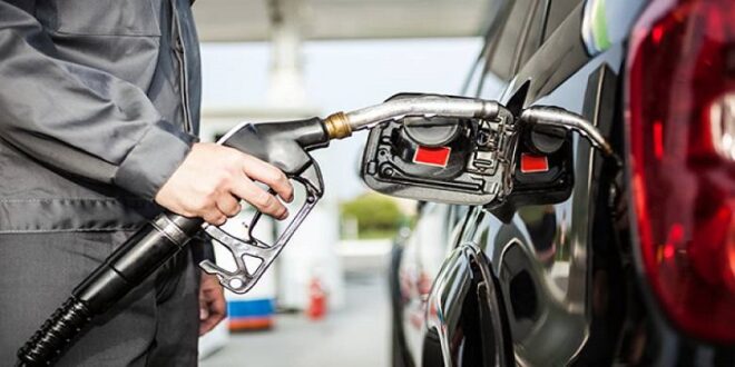 وزير النفط: زيادة توزيع كميات البنزين قريباً