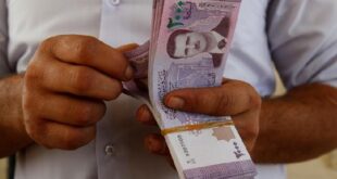 وزير المالية: سعر الصرف “وهمي” وتلميح الى زيادة الرواتب بعد رمضان