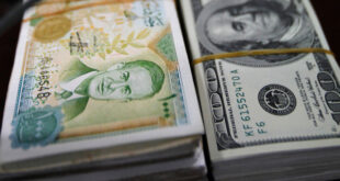 سوريا: الاعلان عن بيع الدولار الأمريكي في محلات الصرافة لهذه الفئات