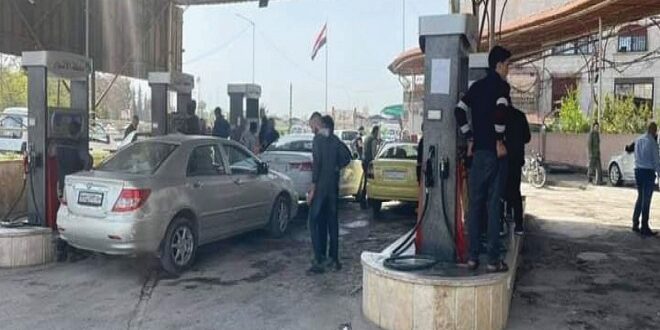 أزمة برسائل البنزين.. والمواطنون: نشتري اللتر بـ3500 ليرة