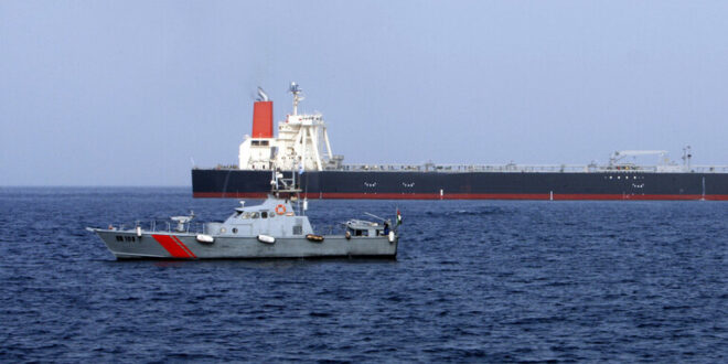 استهداف سفينة تجارية ترفع علم إسرائيل قرب السواحل الإماراتية