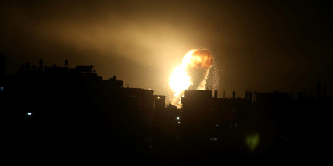 انفجار قوي يهز موقعا لاختبار الصواريخ وسط إسرائيل