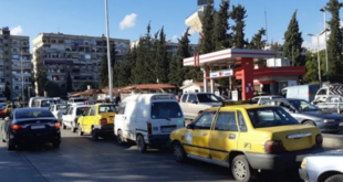 وزارة النفط تعدل آلية توزيع البنزين