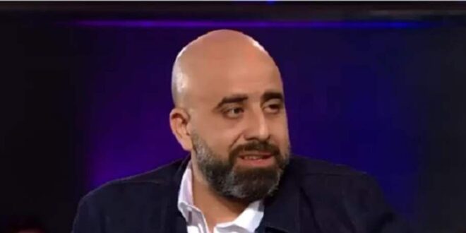 هشام حداد يكتب وصيته الأخيرة.. شاهد!
