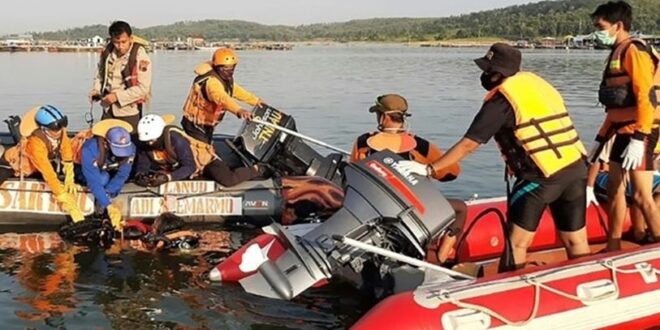 صورة سيلفي تقتل سبعة إندونيسيين على متن قاربهم السياحي.. كيف حدث ذلك؟