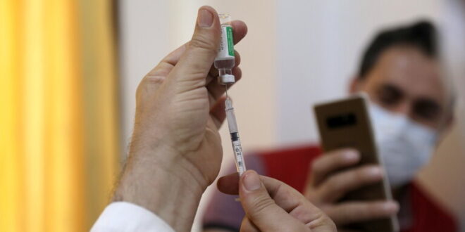 انطلاق حملة التطعيم ضد كورونا في إدلب السورية