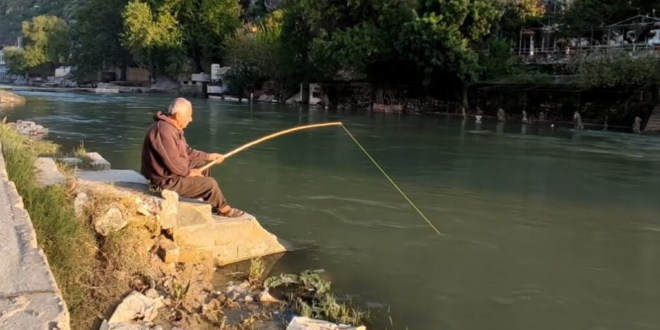 صياد سمك في دركوش ضحية رصاص الجندرما التركية