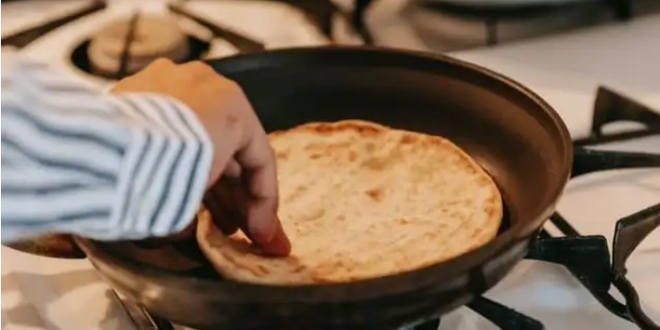 احذروا تسخين الخبز على الغاز